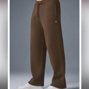 Alo scholar straight leg sweatpant espresso brown size small great condition